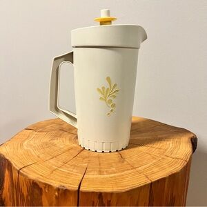 Vintage Tupperware 1 Quart Pitcher, 874-7 Almond Harvest Gold W/ Push Button Lid